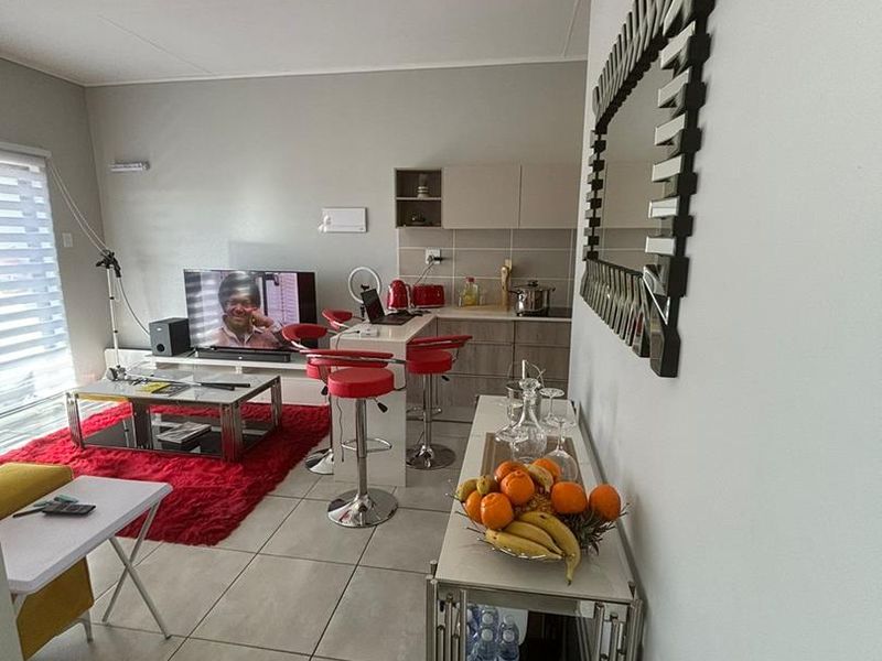 Stunning New Upmarket Flats in Rooihuiskraal North – Ideal for Investors & Homeowners - Photo 5