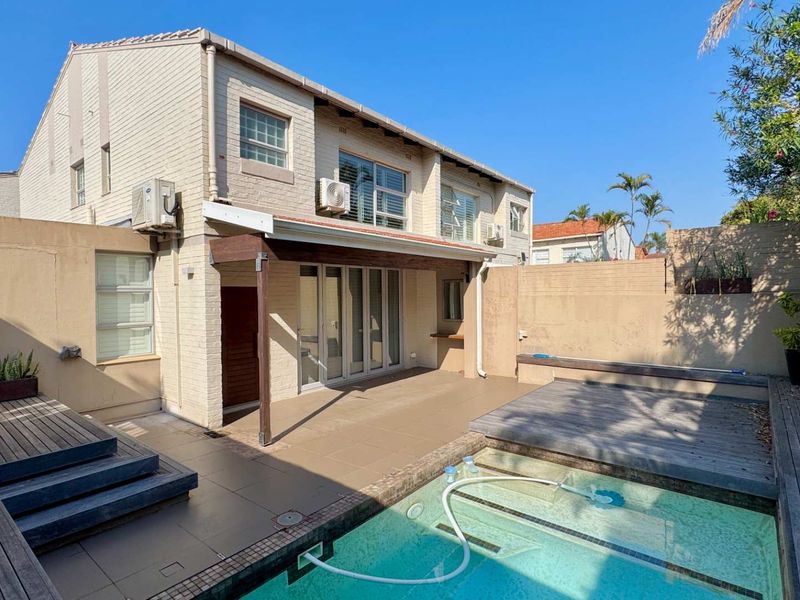 Spacious, 4 bedroom Townhouse in Umhlanga - Photo 2