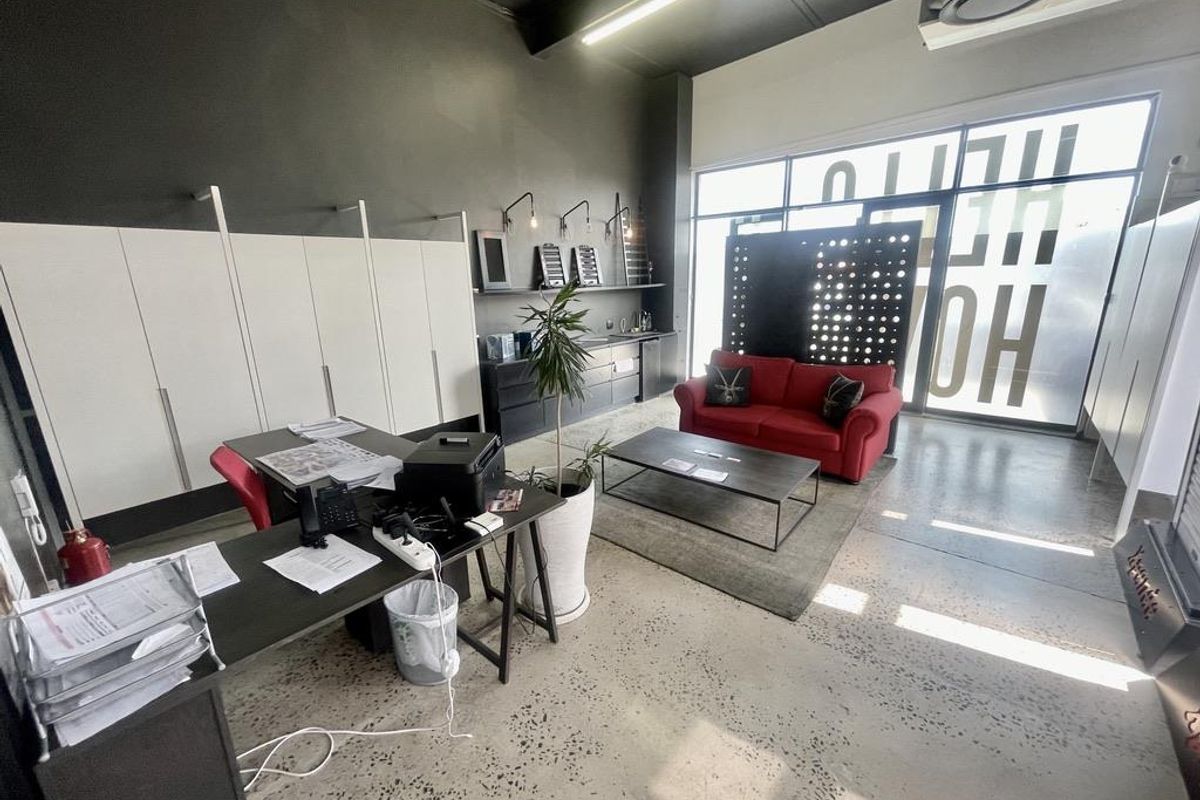 Hendra - Premium 100m2 Retail Space to Let in Durban North - Photo 3