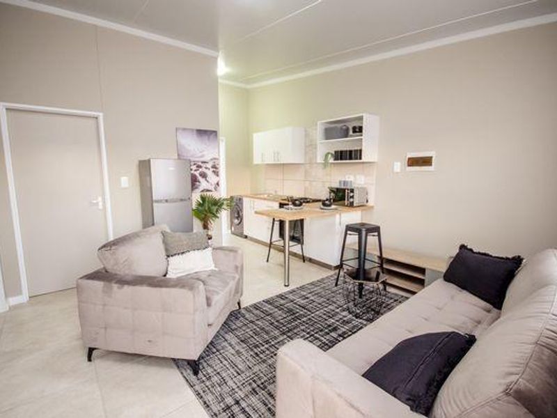 OCLE GROUND FLOOR 2 BEDROOM APARTMENT FOR SALE IN OTJOMUISE EXT. 3 - Photo 4