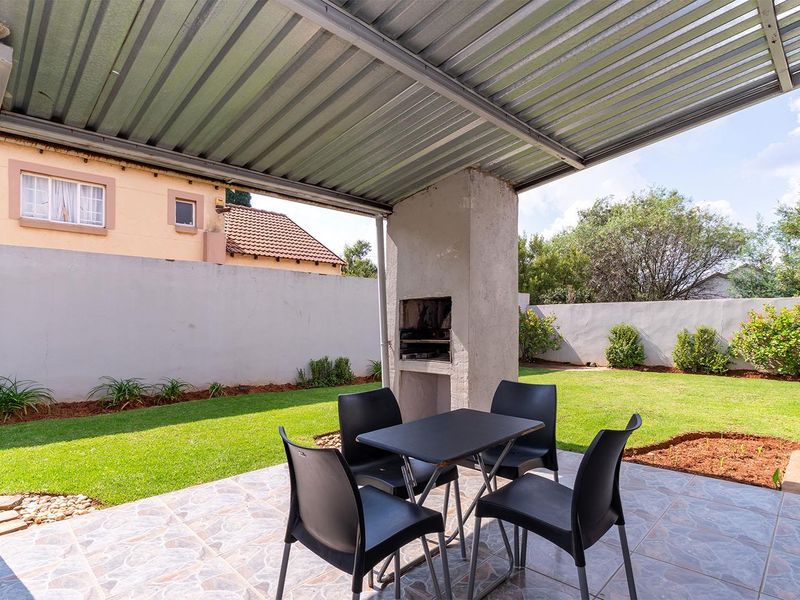 Secure Free-Standing 3 Bedroom Home in Sought-After Estate Terenure - Photo 2