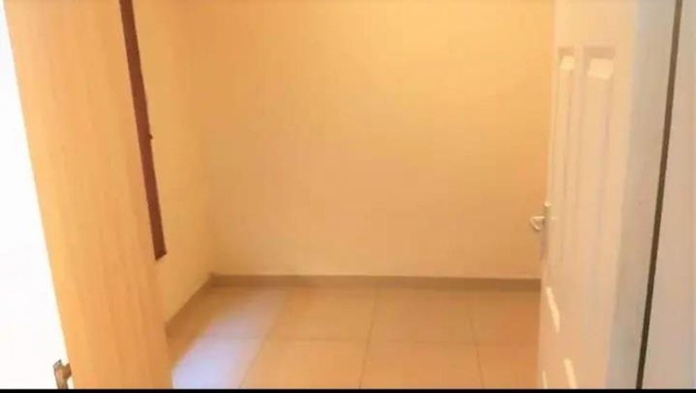 2nd bedroom with bic