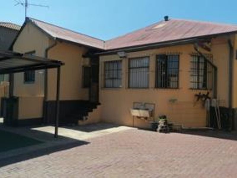Exceptional Family Living with Income-Generating Opportunities - Photo 3