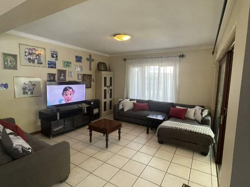 Estate living at its best !! Price negotiable - Photo 8