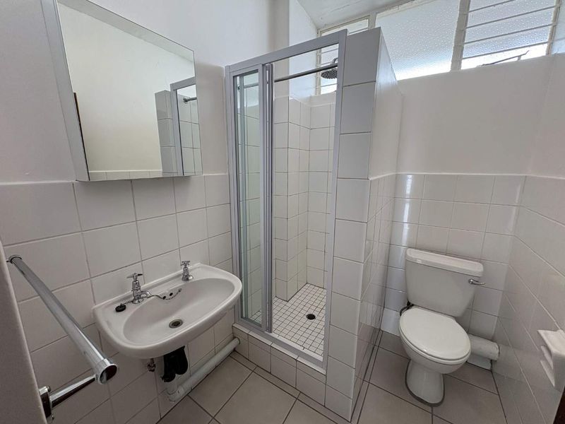 Refurbished Kitchen, 2 bed 2 bath - Photo 8