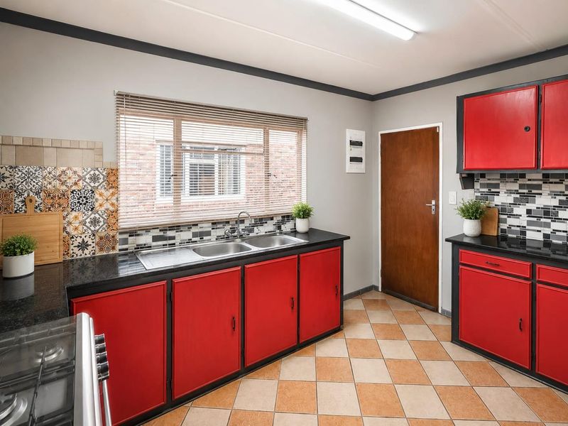 Cozy Family Home with Office & Double Garage Awaits You - Photo 8