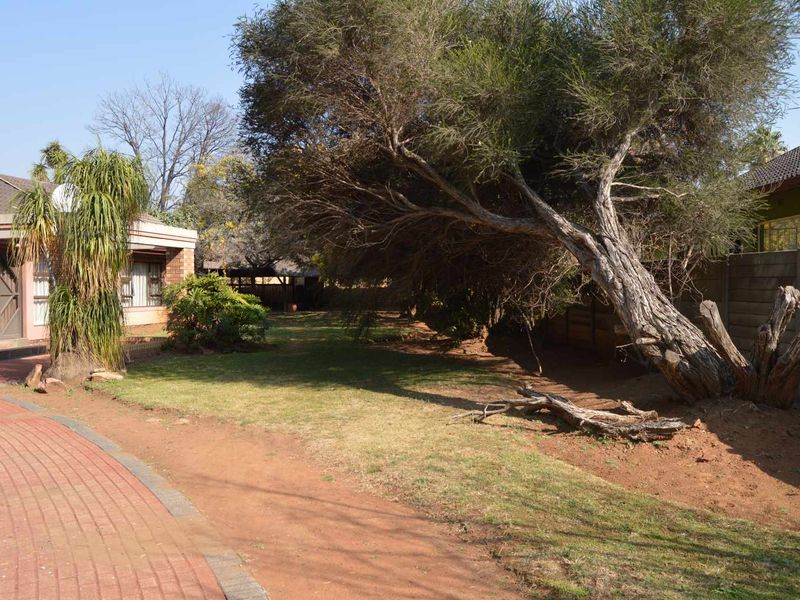 Two Bedroom House For Sale in Mayberry Park - Photo 4