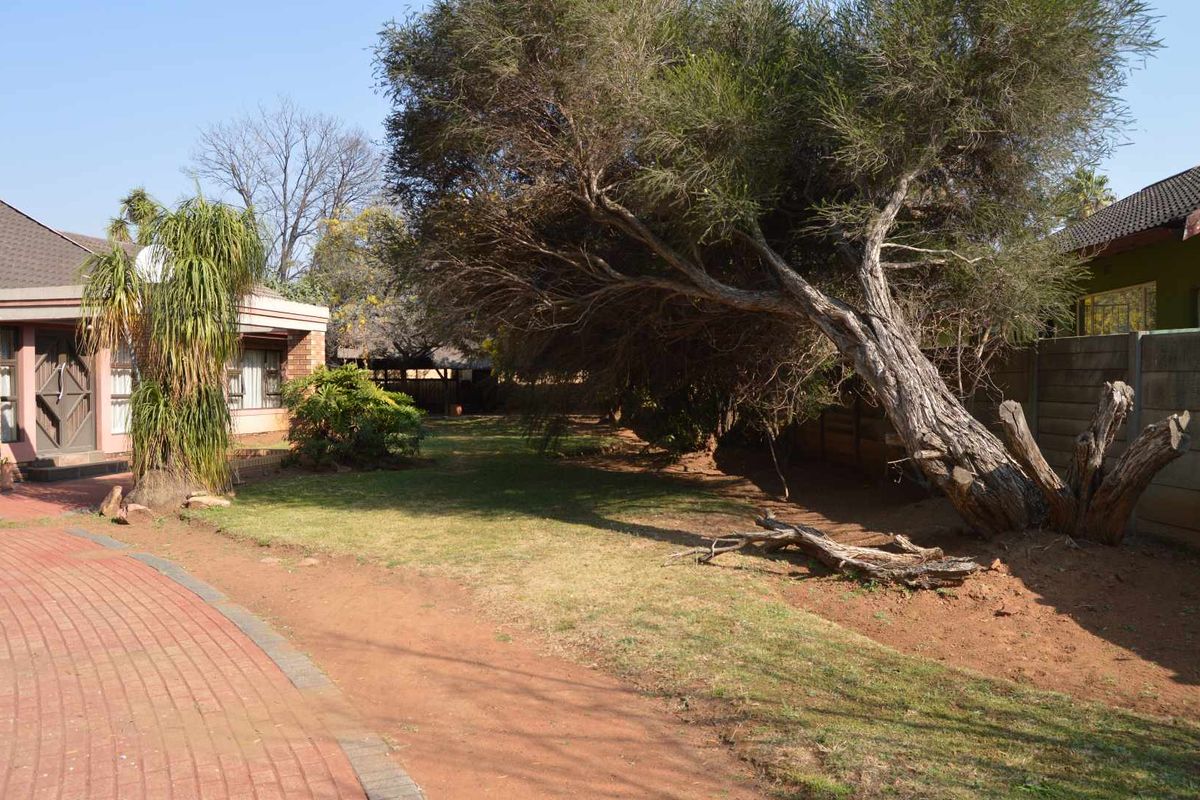 Two Bedroom House For Sale in Mayberry Park - Photo 4