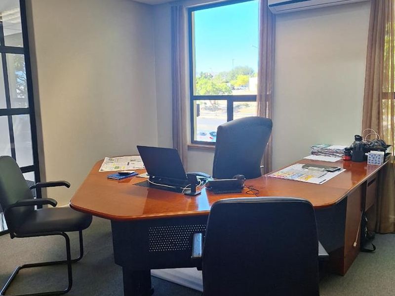 Office and Warehouse in best location Windhoek Central - Photo 9