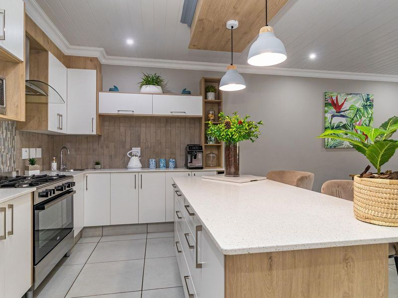 Modern and neat as a pin family home in Island View - Photo 8