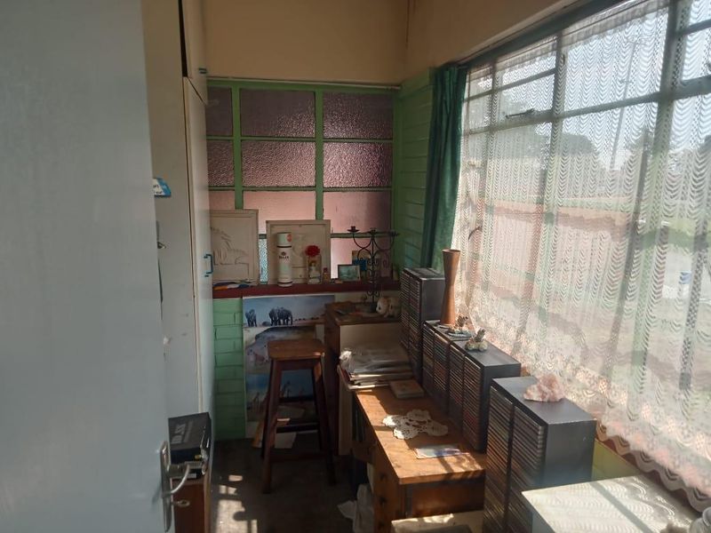 House for sale in South Hills - Photo 3