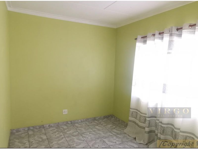COZY 2 BEDROOM 1ST FLOOR APARTMENT FOR SALE IN WINDHOEK WEST: PASTEURHOF - Photo 6