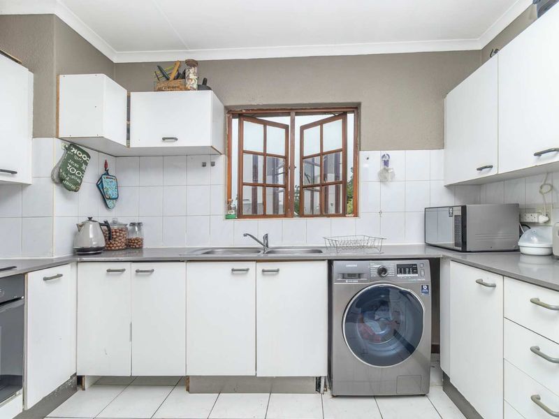 *where luxury and style compliment health and outdoor living* - Photo 10