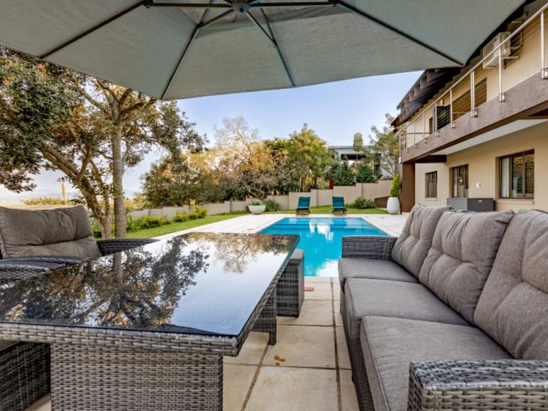 Stunning home in a Safe and Secure Estate with beautiful views. - Photo 4