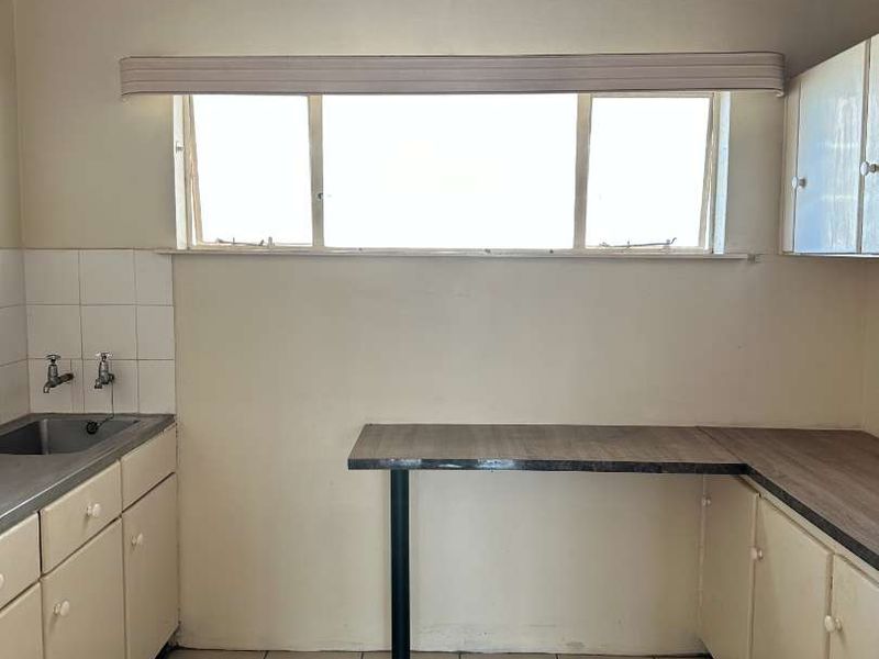 Peaceful living in South End: Sunny and pleasant unit - Photo 3