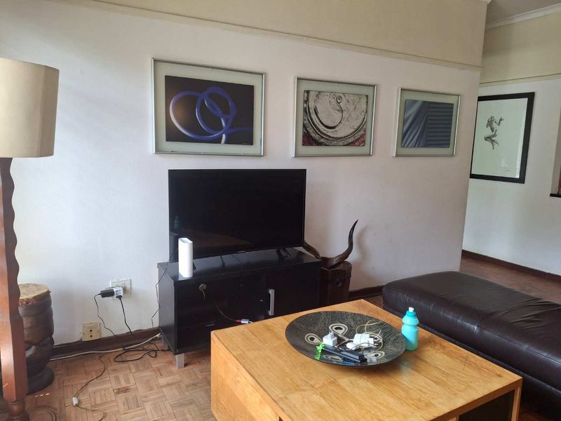 A CHARMING SEMI-FURNISHED TWO BEDROOM APARTMENT - Photo 10