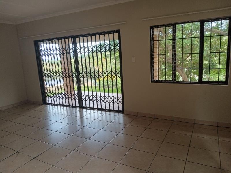 Immerse yourself in Westville with this exquisite 2-bedroom cottage for lease - Photo 4