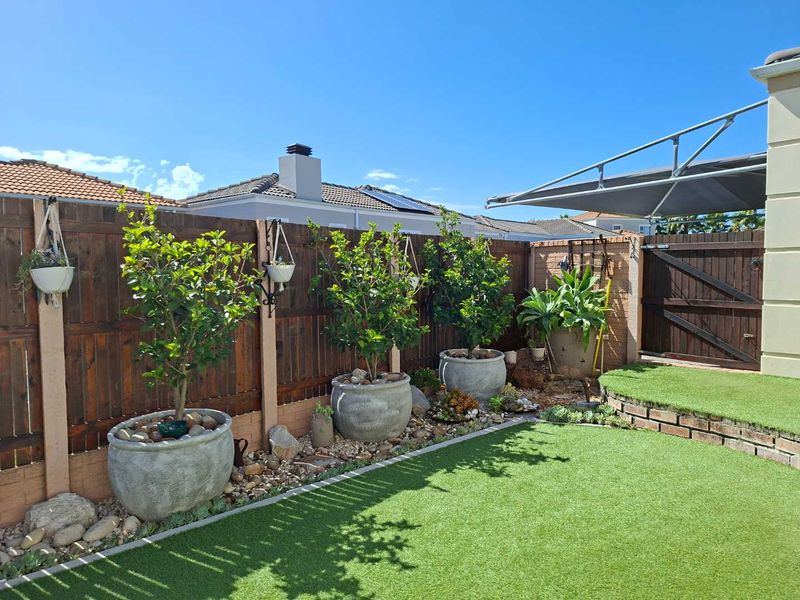 Beautiful home in secure estate - R1 650 000 - Photo 8