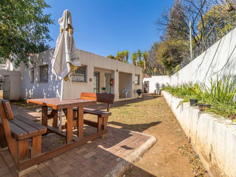 Prime Investment Property with Versatile Potential in a Sought-After Location - Photo 10