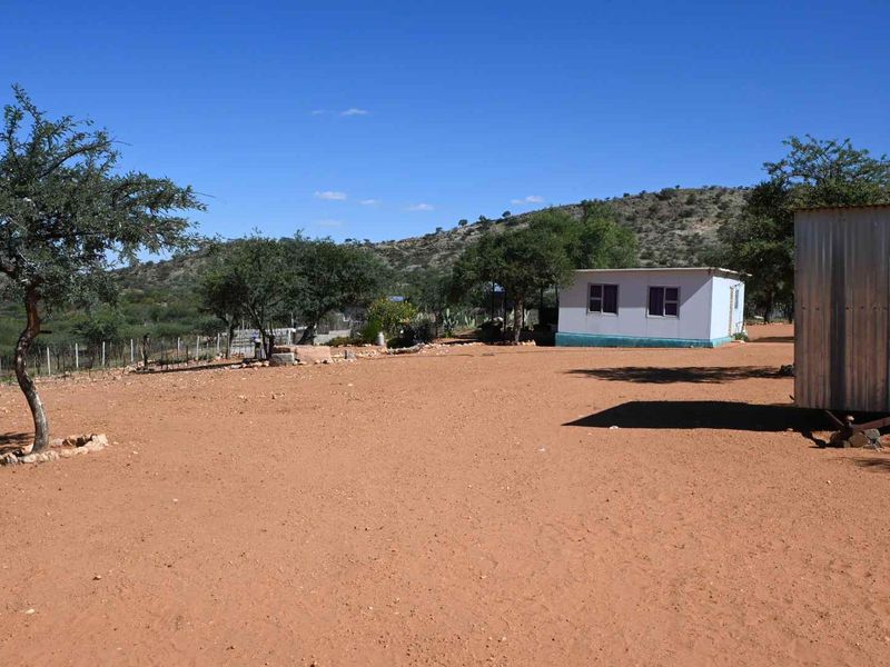 Own your slice of peaceful countryside living! - Photo 3