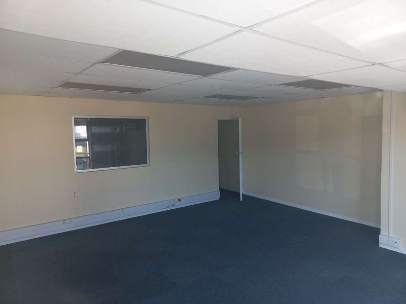 Warehouse in secure Business Park - Available immediately! - Photo 4