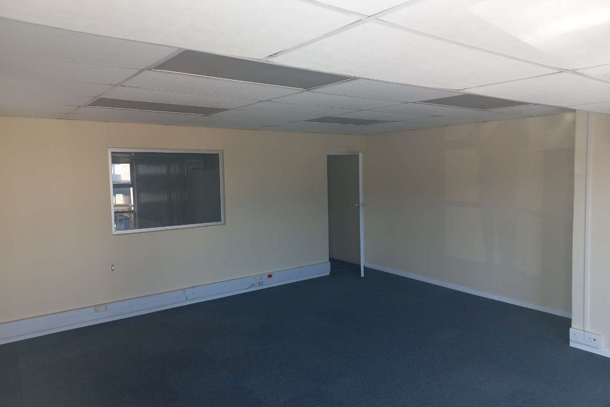 Warehouse in secure Business Park - Available immediately! - Photo 4