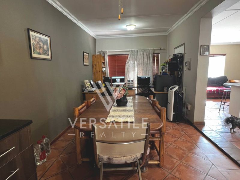 3 Bedroom Townhouse for sale in Welwitschia park, Pionierspark Ex 1 - Photo 2