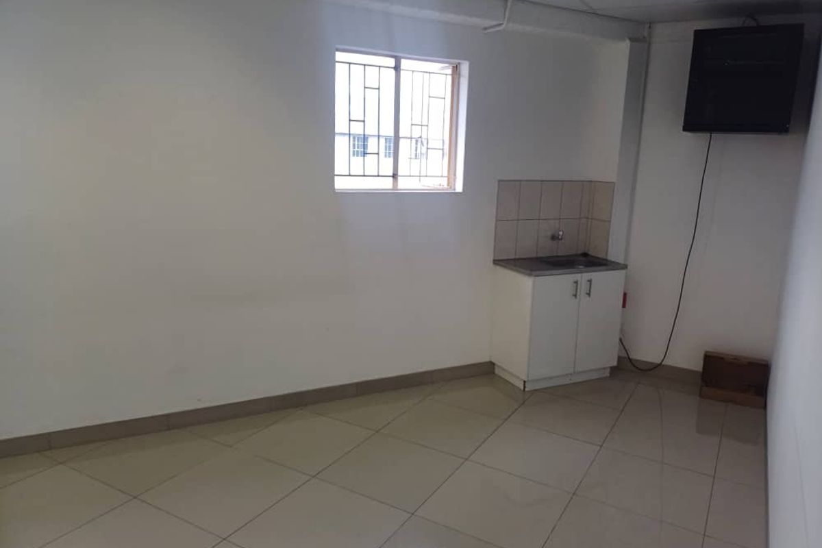 Office to rent in Southern Industrial - Photo 2
