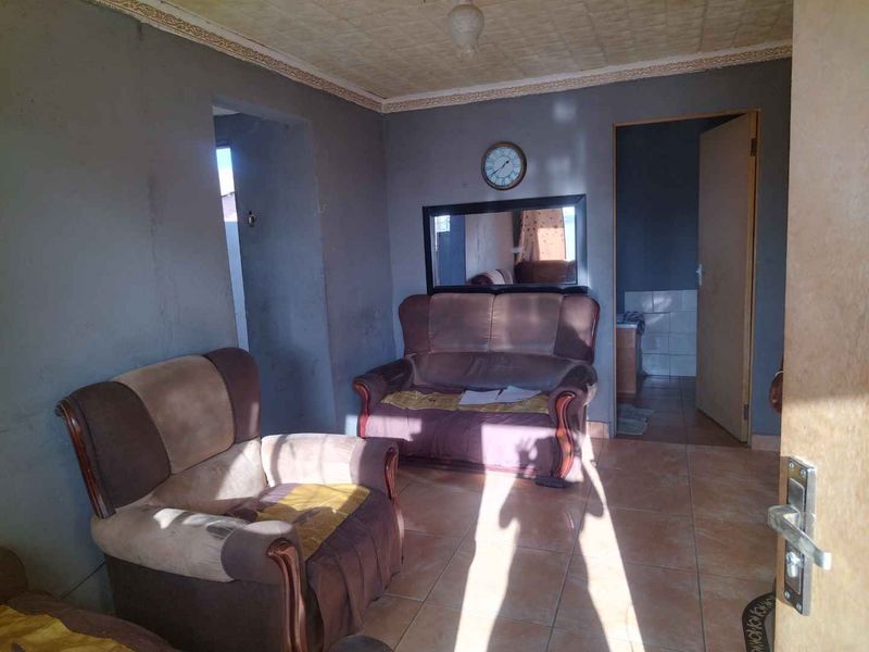 3 bedrooms house for sale in Soshanguve East - Photo 3