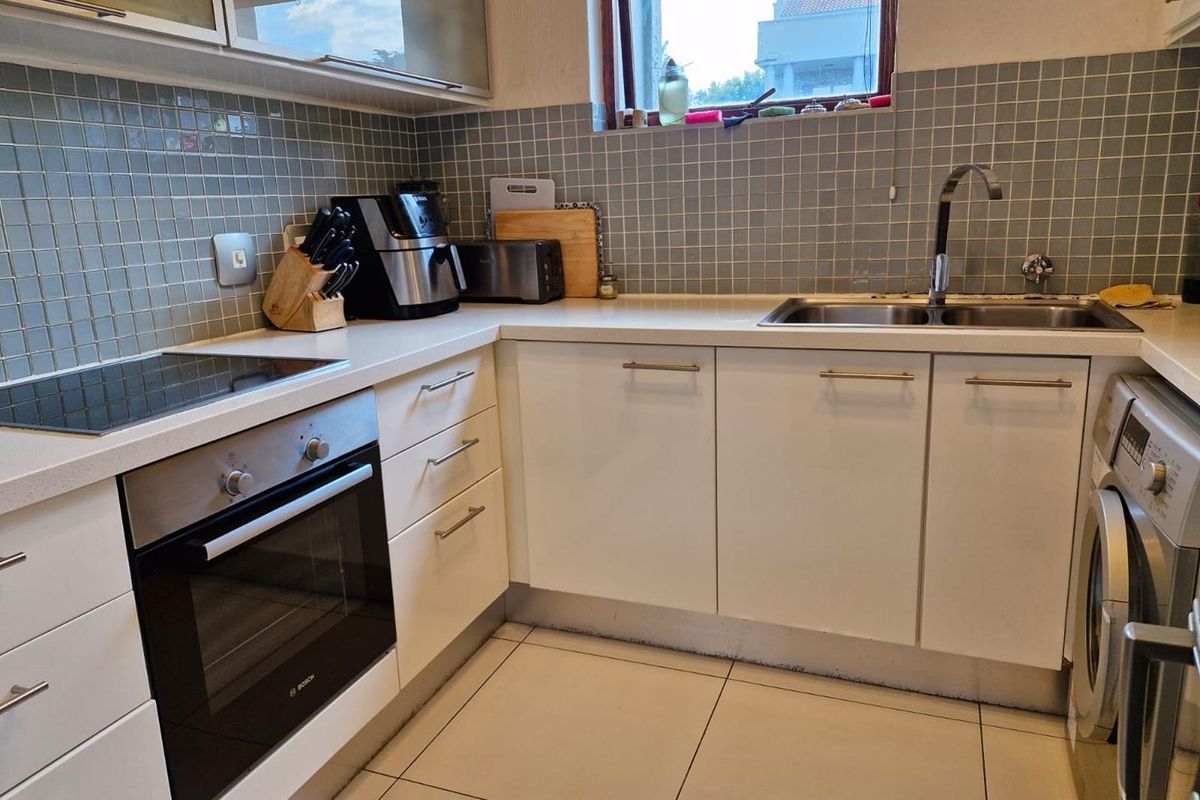 2 Bedroom Spacious Apartment For Sale At The Regency - Photo 2