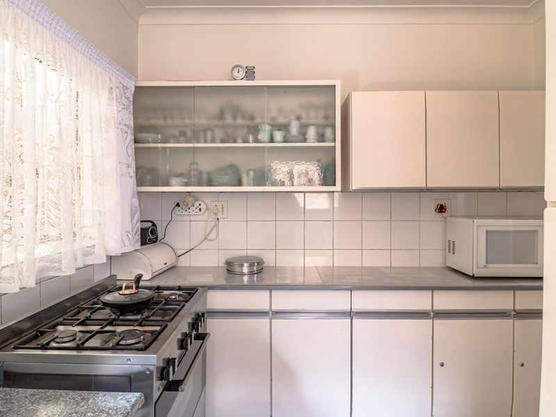 Charming Actonville Residence with Bonus Flatlet! - Photo 5