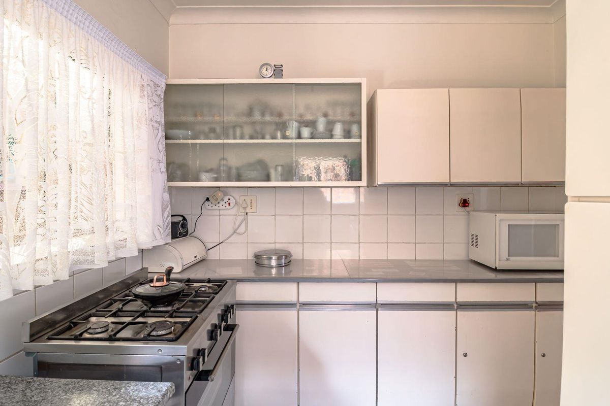 Charming Actonville Residence with Bonus Flatlet! - Photo 5