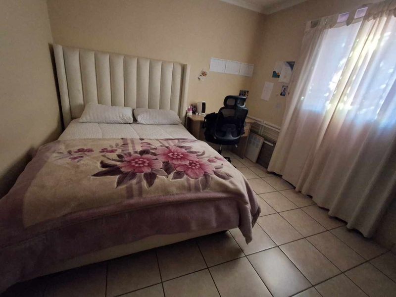 Convenient Location Meets Comfort in This 3-Bedroom Gem - Photo 10