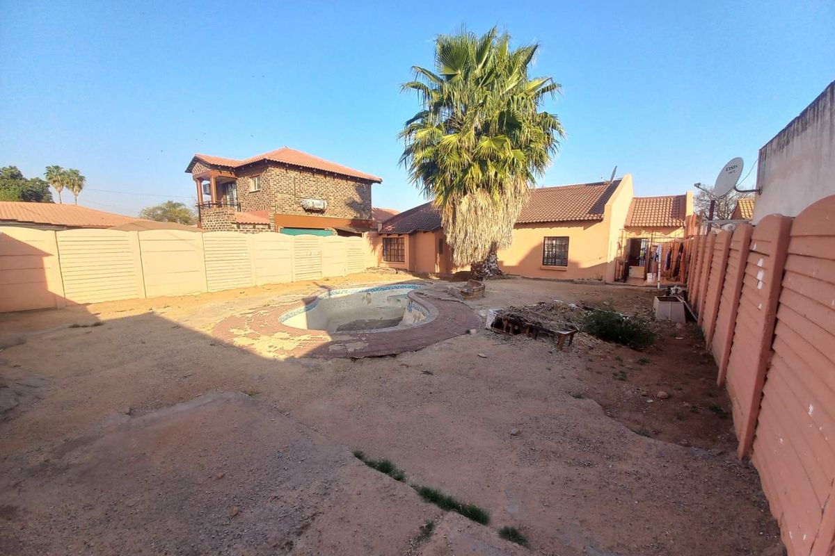 Three bedrooms house for sale in Elandspoort - Photo 5