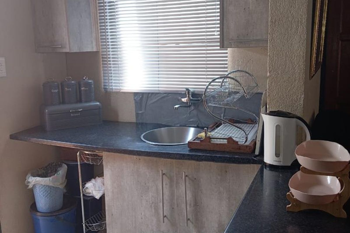 3 bedrooms house for sale in Soshanguve VV - Photo 3