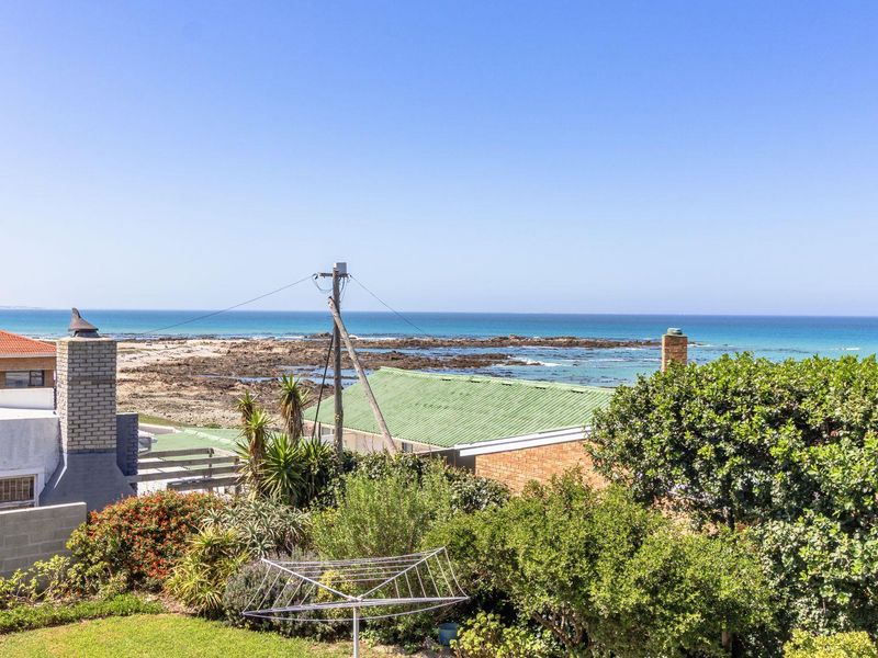 Living the Holiday in Franskraal - Photo 2