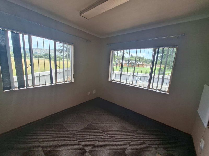 MODERN STANDALONE OFFICE SPACE IN RUIMSIG - Photo 6