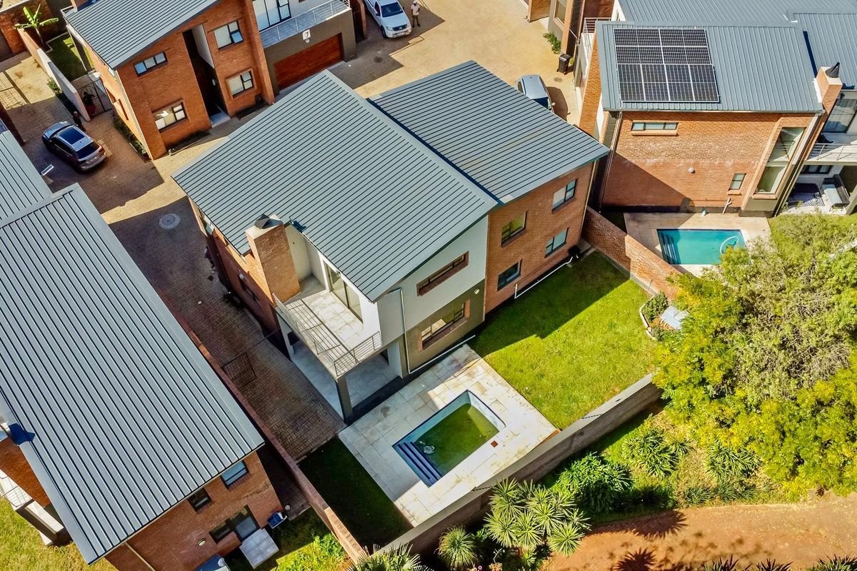 NEWLY DEVELOPED MODERN HOME IN A BOOMED OFF AREA AND SECURE ESTATE - Photo 3