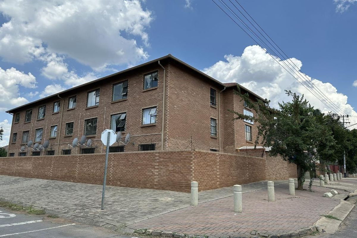 TWO BEDROOM APARTMENT IN PRETORIA NORTH -AVAILABLE 1 AUGUST 2026. - Photo 2