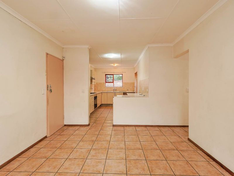 Spacious 3-Bedroom Home for Sale in Secure Meerlust Villas - Photo 7