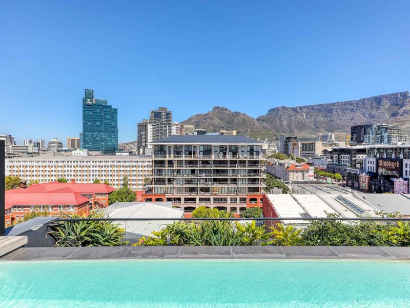 LUXURY PENTHOUSE: PRIVATE ROOFTOP POOL TERRACE & PANORAMIC TABLE MOUNTAIN VIEWS - Photo 6