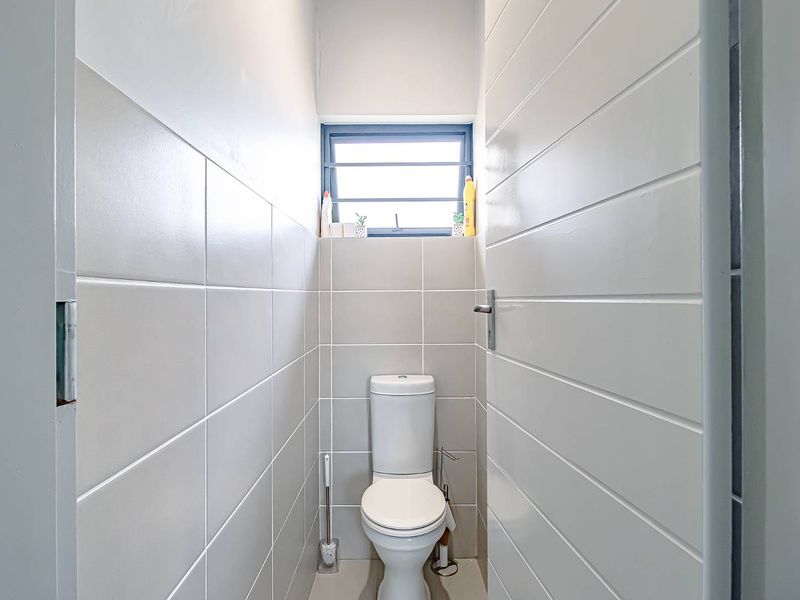 3 Bed 2 Bath House in a luxury lifestyle living Estate - Photo 9