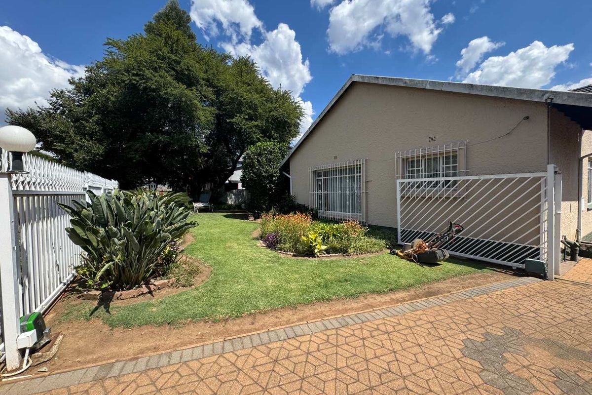 Large Family Home for sale - Photo 3