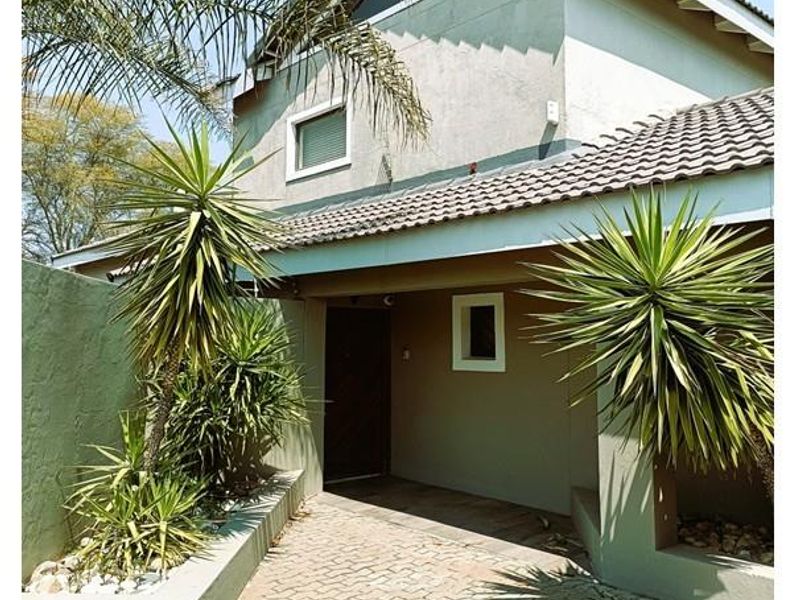 “Spacious Country Home Delight” - Photo 2