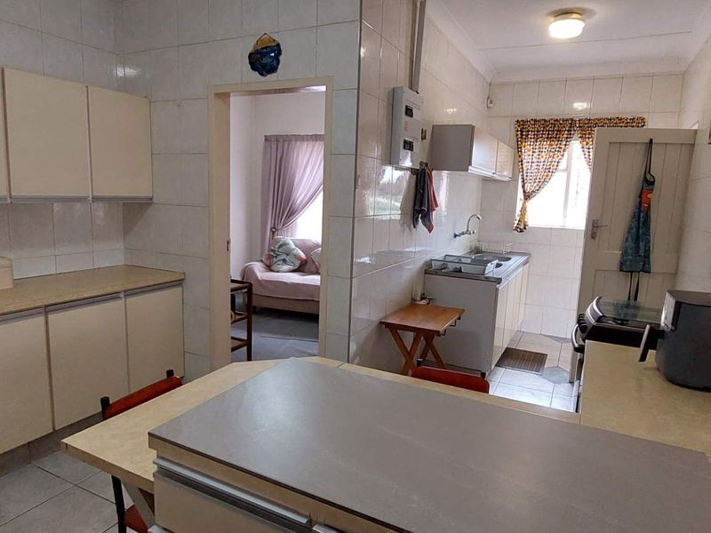 Family entertainer with large flat - Photo 9