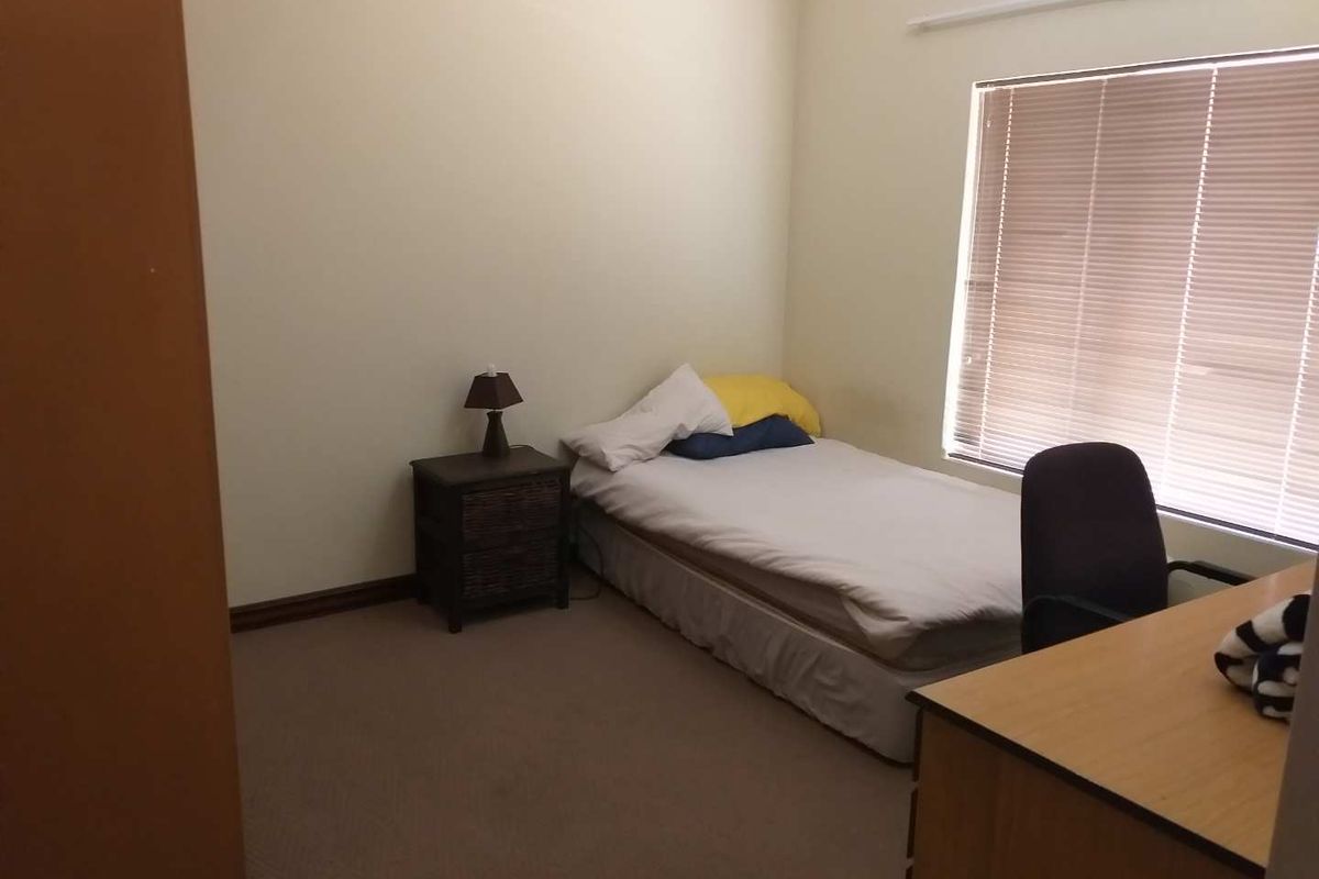 BACK ON MARKET - - Photo 4