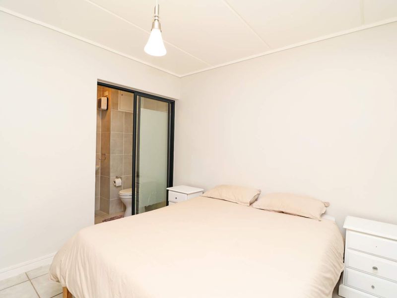 Modern 2-Bedroom Apartment with Balcony in Greenlee Eco Estate - Photo 9