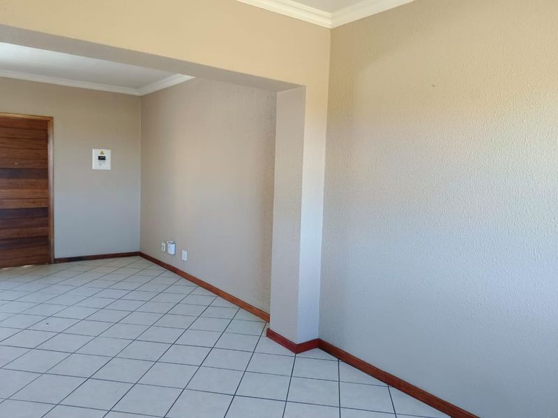 Modern upstairs unit - Photo 9