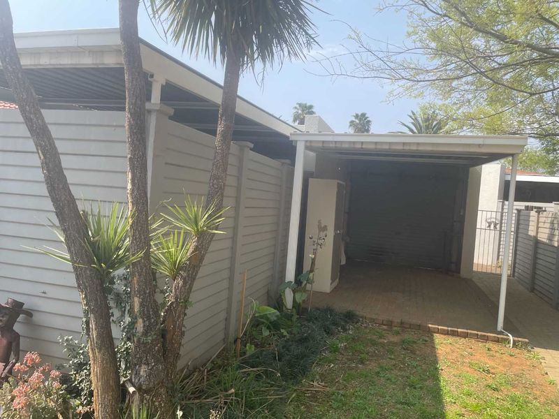 Pristine 2-Bedroom Townhouse in a Peaceful Complex - Photo 8