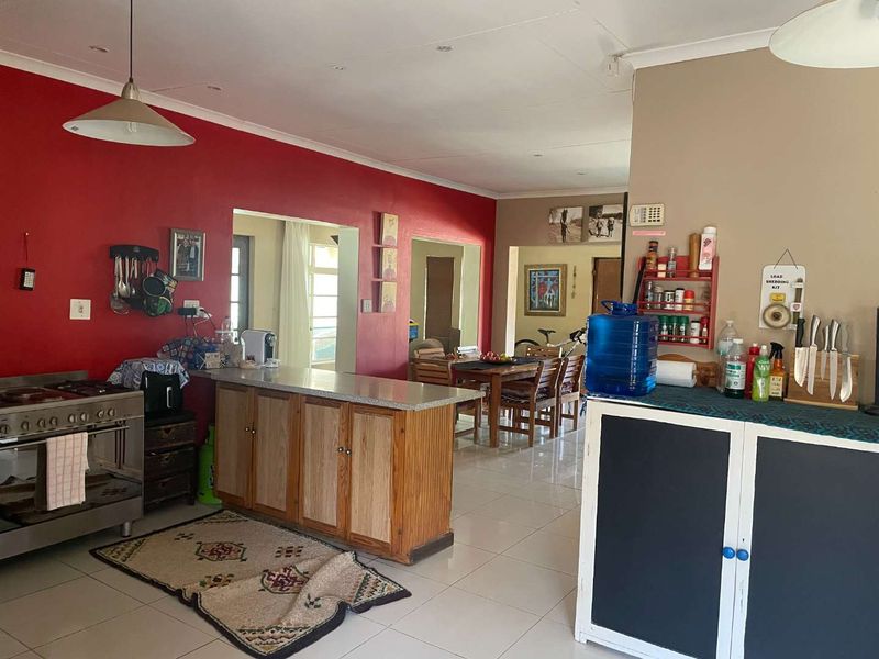 Versatile Family Home with Flatlet – Ideal for Home Office or Business Use - Photo 2